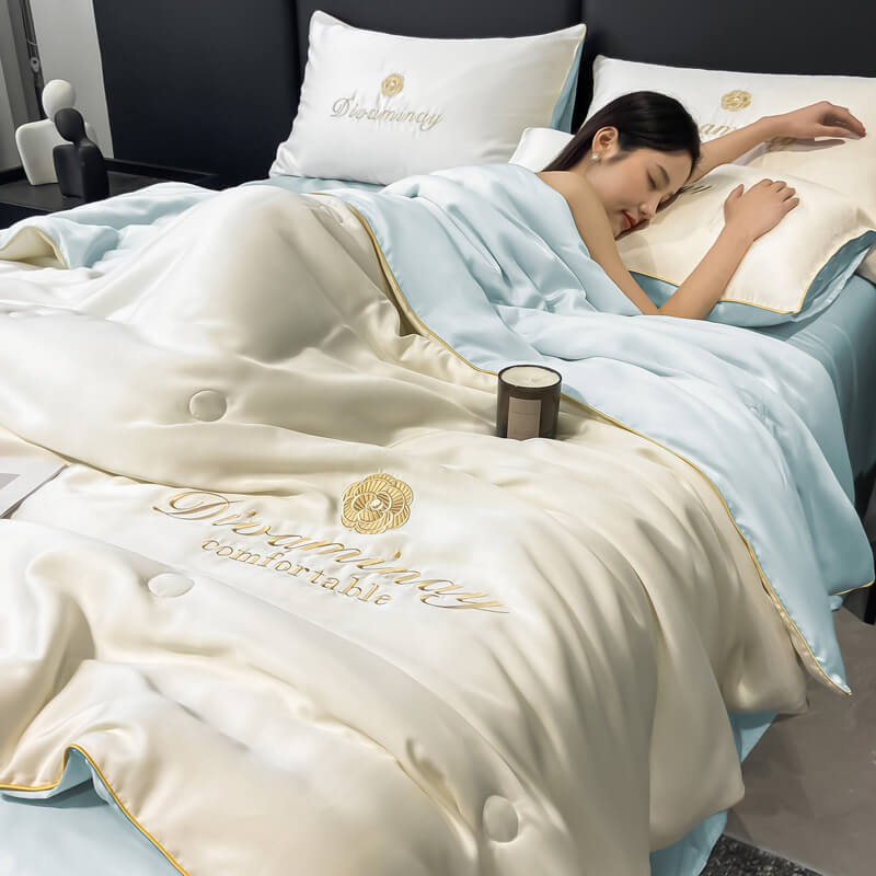 【Promoción a mitad de precio por tiempo limitado】✨✨Juego de tres piezas de colcha de verano de seda de hielo suave para hotel de cinco estrellas