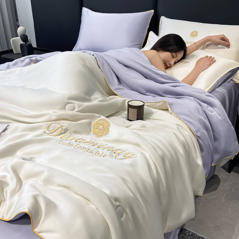 【Promoción a mitad de precio por tiempo limitado】✨✨Juego de tres piezas de colcha de verano de seda de hielo suave para hotel de cinco estrellas