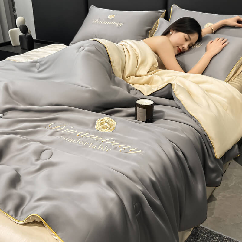 【Promoción a mitad de precio por tiempo limitado】✨✨Juego de tres piezas de colcha de verano de seda de hielo suave para hotel de cinco estrellas